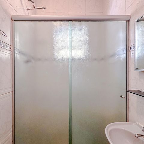 Casa à venda com 234m², 6 quartos e 4 vagasBanheiro da Suíte 2