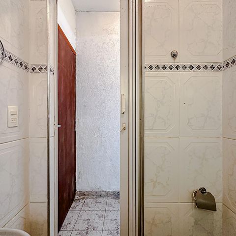 Casa à venda com 234m², 6 quartos e 4 vagasBanheiro da Suíte 2