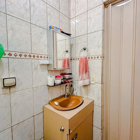 Casa à venda com 234m², 6 quartos e 4 vagasBanheiro 2