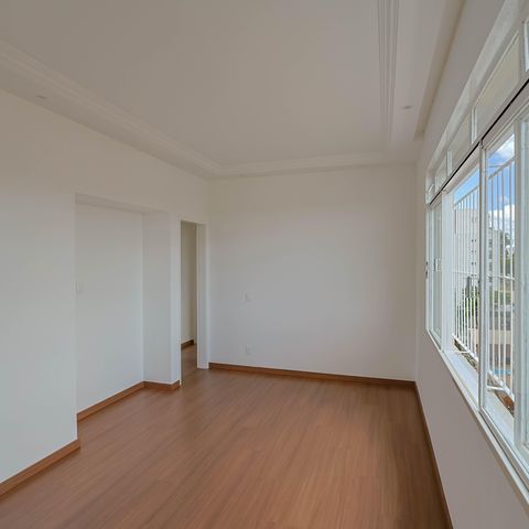 Apartamento à venda com 80m², 3 quartos e 1 vaga Apartamento à venda com 80m², 3 quartos e 1 vagaSala