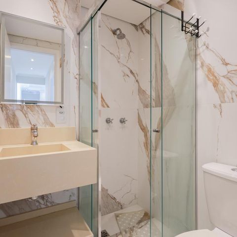 Apartamento à venda com 59m², 2 quartos e 2 vagas Apartamento à venda com 59m², 2 quartos e 2 vagasBanheiro social