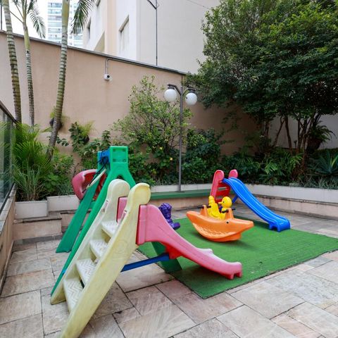 Apartamento à venda com 59m², 2 quartos e 2 vagas Apartamento à venda com 59m², 2 quartos e 2 vagasÁrea comum - Playground