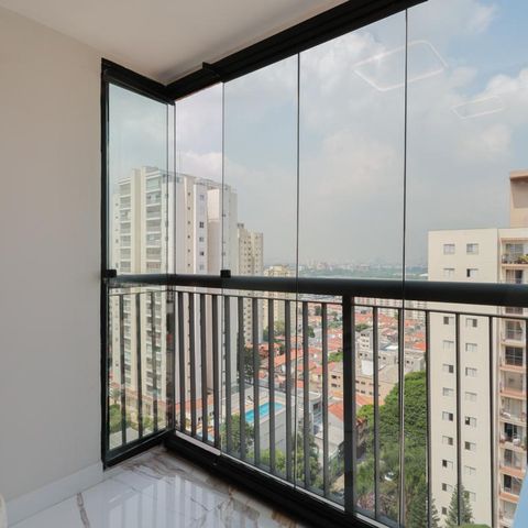 Apartamento à venda com 59m², 2 quartos e 2 vagas Apartamento à venda com 59m², 2 quartos e 2 vagasVaranda