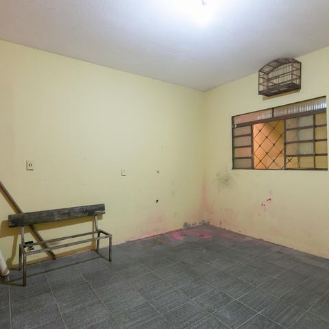 Casa à venda com 300m², 5 quartos e 4 vagas Casa à venda com 300m², 5 quartos e 4 vagasQuarto 5