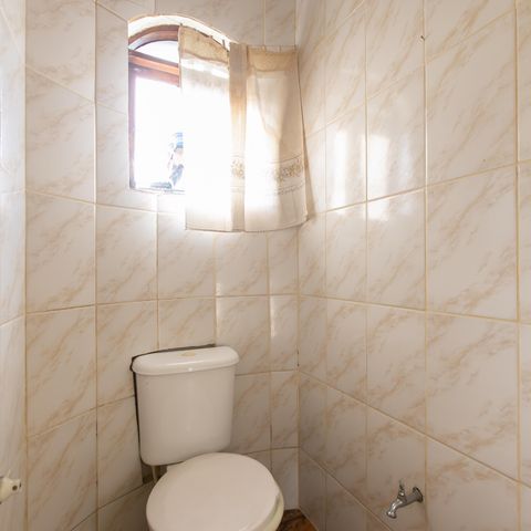 Casa à venda com 300m², 5 quartos e 4 vagas Casa à venda com 300m², 5 quartos e 4 vagasBanheiro da Suíte 1
