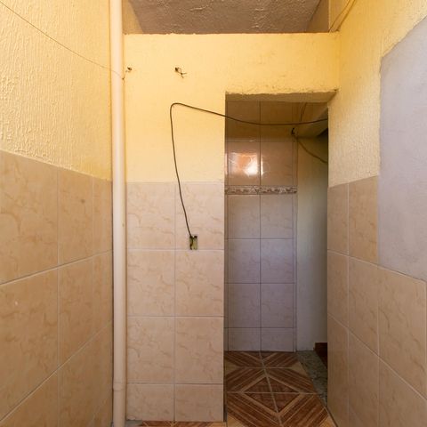 Casa à venda com 300m², 5 quartos e 4 vagas Casa à venda com 300m², 5 quartos e 4 vagasÁrea de Serviço 1