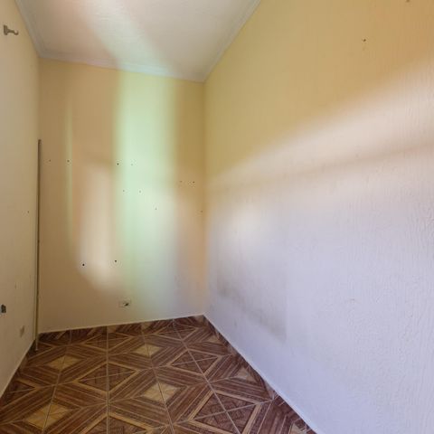 Casa à venda com 300m², 5 quartos e 4 vagas Casa à venda com 300m², 5 quartos e 4 vagasQuarto 4