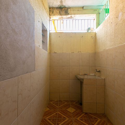 Casa à venda com 300m², 5 quartos e 4 vagas Casa à venda com 300m², 5 quartos e 4 vagasÁrea de Serviço 1