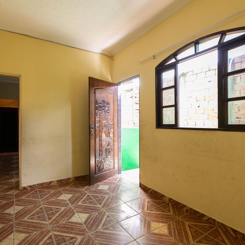 Casa à venda com 300m², 5 quartos e 4 vagas Casa à venda com 300m², 5 quartos e 4 vagasSala