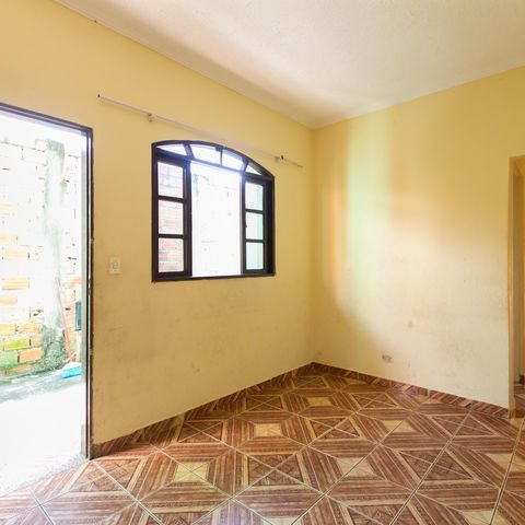 Casa à venda com 300m², 5 quartos e 4 vagas Casa à venda com 300m², 5 quartos e 4 vagasSala