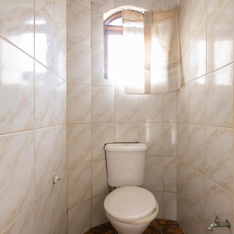 Casa à venda com 300m², 5 quartos e 4 vagas Casa à venda com 300m², 5 quartos e 4 vagasBanheiro da Suíte 1