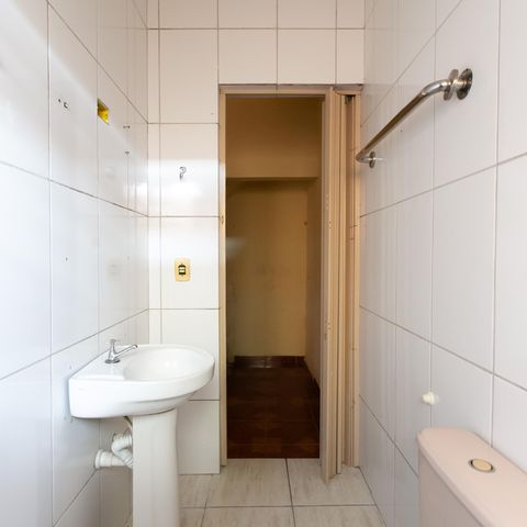 Casa à venda com 300m², 5 quartos e 4 vagas Casa à venda com 300m², 5 quartos e 4 vagasBanheiro da Suíte 2