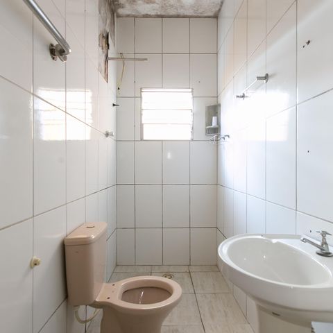 Casa à venda com 300m², 5 quartos e 4 vagas Casa à venda com 300m², 5 quartos e 4 vagasBanheiro da Suíte 2