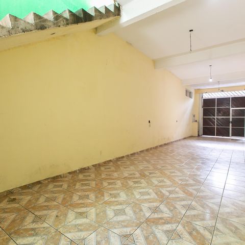 Casa à venda com 300m², 5 quartos e 4 vagas Casa à venda com 300m², 5 quartos e 4 vagasGaragem