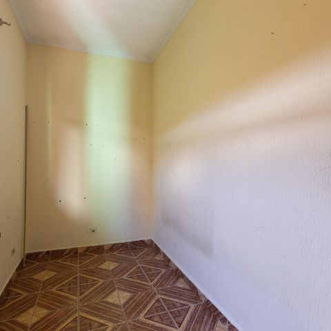 Casa à venda com 300m², 5 quartos e 4 vagas Casa à venda com 300m², 5 quartos e 4 vagasQuarto 4