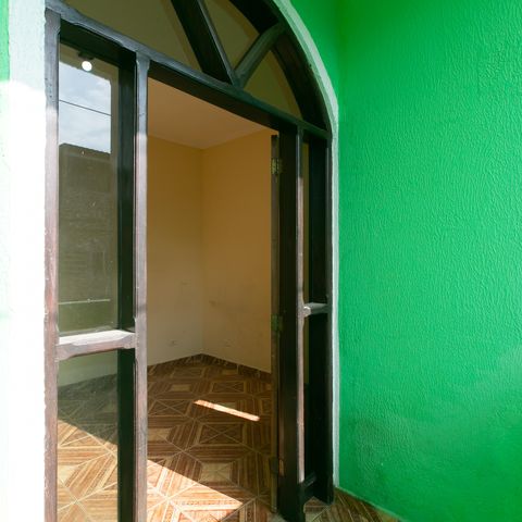Casa à venda com 300m², 5 quartos e 4 vagas Casa à venda com 300m², 5 quartos e 4 vagasVaranda da Suíte 1
