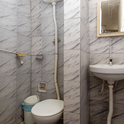 Casa à venda com 300m², 5 quartos e 3 vagas Casa à venda com 300m², 5 quartos e 3 vagasBanheiro Casa 1