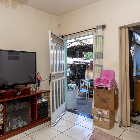 Casa à venda com 300m², 5 quartos e 3 vagas Casa à venda com 300m², 5 quartos e 3 vagasSala da Casa 2