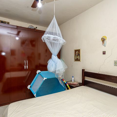 Casa à venda com 300m², 5 quartos e 3 vagas Casa à venda com 300m², 5 quartos e 3 vagasQuarto 2 Casa 2