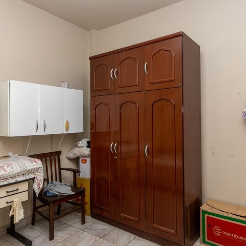 Casa à venda com 300m², 5 quartos e 3 vagas Casa à venda com 300m², 5 quartos e 3 vagasQuarto 2 Casa 1