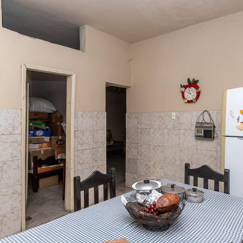 Casa à venda com 300m², 5 quartos e 3 vagas Casa à venda com 300m², 5 quartos e 3 vagasCozinha Casa 1