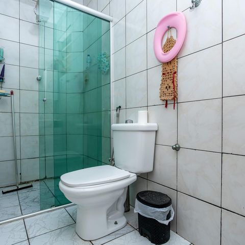 Casa à venda com 300m², 5 quartos e 3 vagas Casa à venda com 300m², 5 quartos e 3 vagasBanheiro da Casa 2