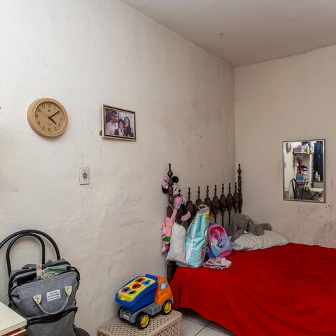 Casa à venda com 300m², 5 quartos e 3 vagas Casa à venda com 300m², 5 quartos e 3 vagasQuarto 1 Casa 2