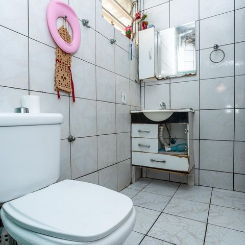 Casa à venda com 300m², 5 quartos e 3 vagas Casa à venda com 300m², 5 quartos e 3 vagasBanheiro da Casa 2