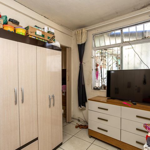 Casa à venda com 300m², 5 quartos e 3 vagas Casa à venda com 300m², 5 quartos e 3 vagasQuarto 1 Casa 2