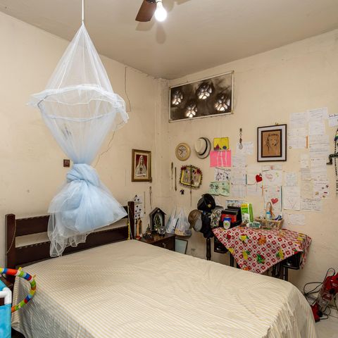 Casa à venda com 300m², 5 quartos e 3 vagas Casa à venda com 300m², 5 quartos e 3 vagasQuarto 2 Casa 2
