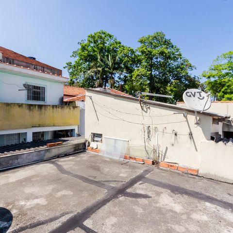 Casa à venda com 150m², 2 quartos e 2 vagas Casa à venda com 150m², 2 quartos e 2 vagasTerraço