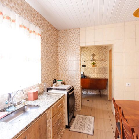 Casa à venda com 150m², 2 quartos e 2 vagas Casa à venda com 150m², 2 quartos e 2 vagasCozinha