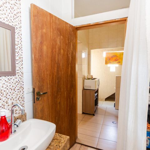 Casa à venda com 150m², 2 quartos e 2 vagas Casa à venda com 150m², 2 quartos e 2 vagasBanheiro e Área de Serviço