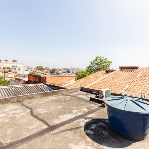 Casa à venda com 150m², 2 quartos e 2 vagas Casa à venda com 150m², 2 quartos e 2 vagasTerraço