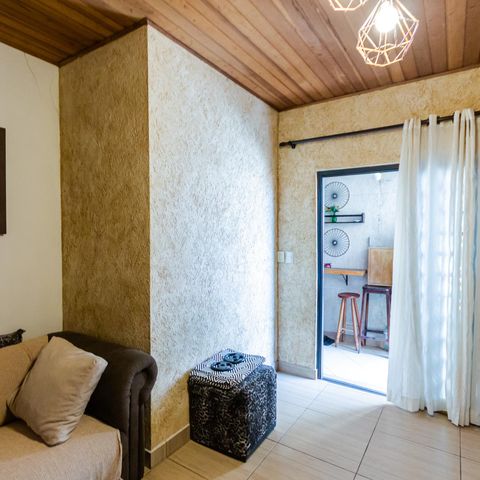 Casa à venda com 150m², 2 quartos e 2 vagas Casa à venda com 150m², 2 quartos e 2 vagasSala