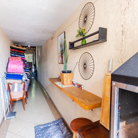 Casa à venda com 150m², 2 quartos e 2 vagas Casa à venda com 150m², 2 quartos e 2 vagasCorredor