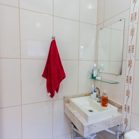 Casa à venda com 150m², 2 quartos e 2 vagas Casa à venda com 150m², 2 quartos e 2 vagasBanheiro da Suíte 1