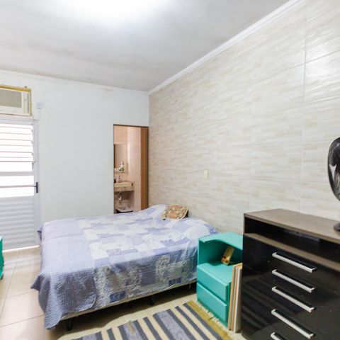 Casa à venda com 150m², 2 quartos e 2 vagas Casa à venda com 150m², 2 quartos e 2 vagasSuíte 2