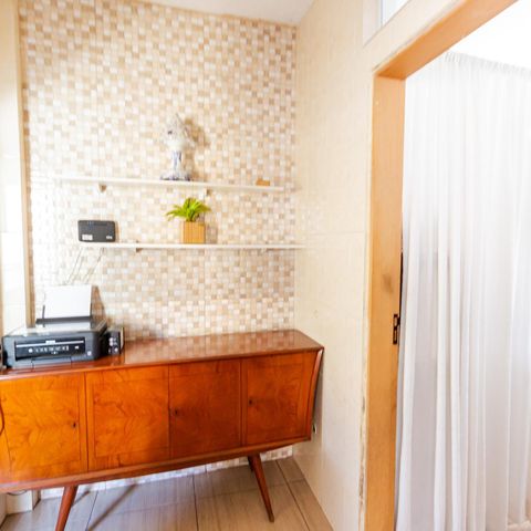 Casa à venda com 150m², 2 quartos e 2 vagas Casa à venda com 150m², 2 quartos e 2 vagasBanheiro e Área de Serviço