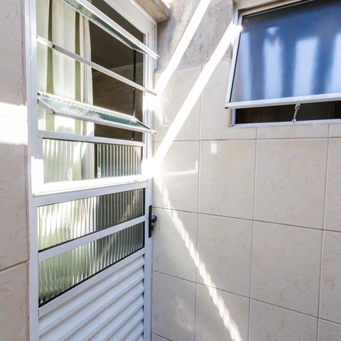 Casa à venda com 150m², 2 quartos e 2 vagas Casa à venda com 150m², 2 quartos e 2 vagasJardim de Inverno