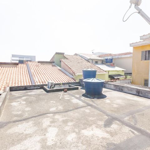 Casa à venda com 150m², 2 quartos e 2 vagas Casa à venda com 150m², 2 quartos e 2 vagasTerraço