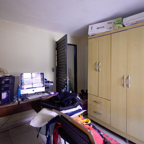 Casa à venda com 317m², 5 quartos e 2 vagas Casa à venda com 317m², 5 quartos e 2 vagasCasa 2 - Quarto