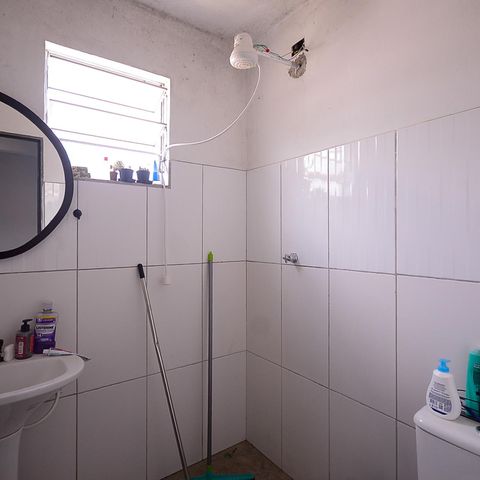 Casa à venda com 317m², 5 quartos e 2 vagas Casa à venda com 317m², 5 quartos e 2 vagasCasa 3 - Banheiro