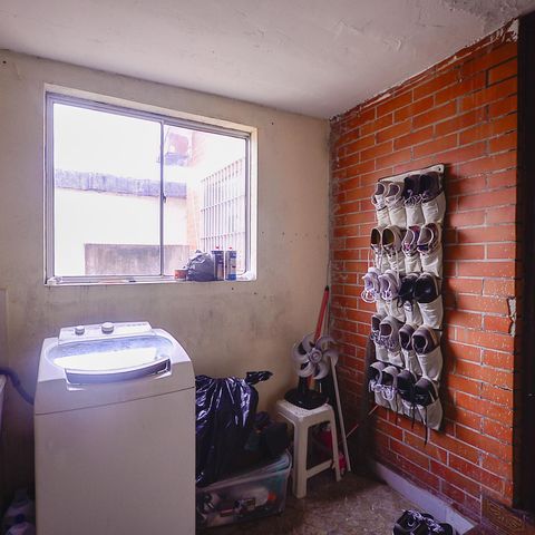 Casa à venda com 317m², 5 quartos e 2 vagas Casa à venda com 317m², 5 quartos e 2 vagasCasa 1 - Área de Serviço