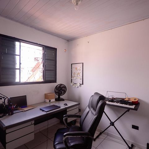 Casa à venda com 317m², 5 quartos e 2 vagas Casa à venda com 317m², 5 quartos e 2 vagasCasa 3 - Quarto 2