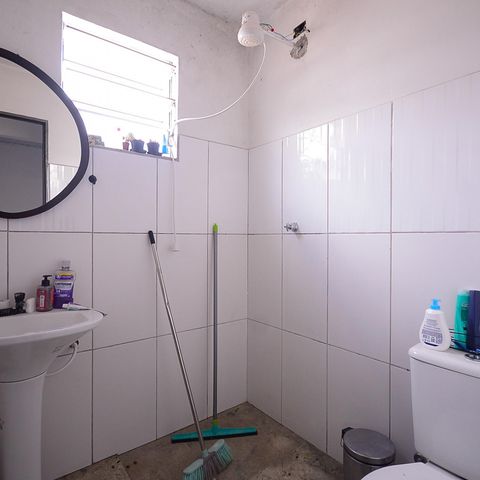 Casa à venda com 317m², 5 quartos e 2 vagas Casa à venda com 317m², 5 quartos e 2 vagasCasa 3 - Banheiro