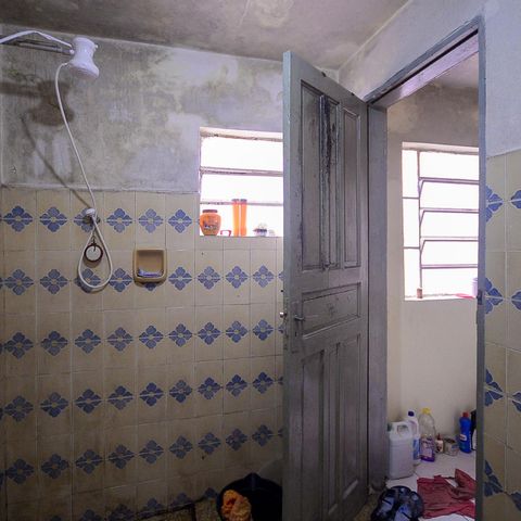 Casa à venda com 317m², 5 quartos e 2 vagas Casa à venda com 317m², 5 quartos e 2 vagasCasa 2 - Banheiro
