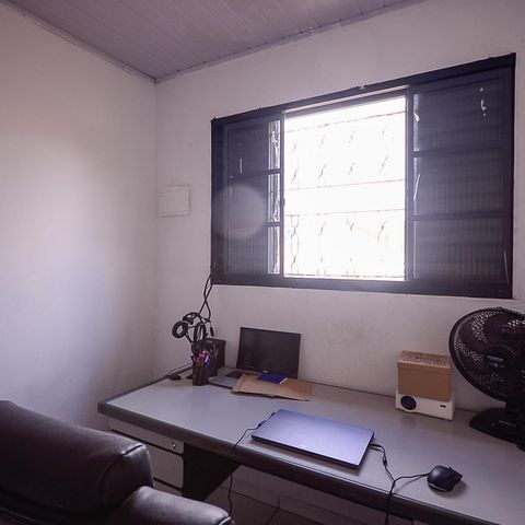 Casa à venda com 317m², 5 quartos e 2 vagas Casa à venda com 317m², 5 quartos e 2 vagasCasa 3 - Quarto 2