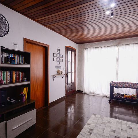 Casa à venda com 317m², 5 quartos e 2 vagas Casa à venda com 317m², 5 quartos e 2 vagasCasa 1 - Sala