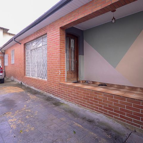 Casa à venda com 317m², 5 quartos e 2 vagas Casa à venda com 317m², 5 quartos e 2 vagasCasa 1 - Garagem